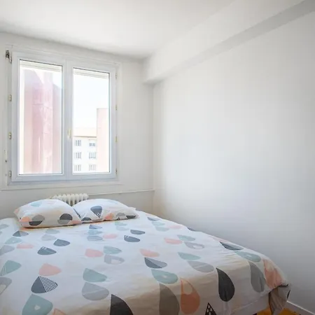 Cosy Perret * לה האברה